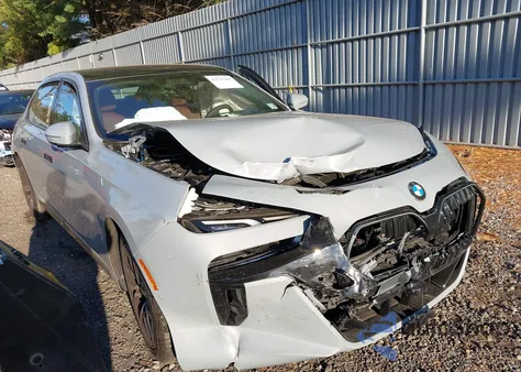 2025 BMW 740I xDrive из США, поврежденный, VIN WBA33EH0XSCU64997